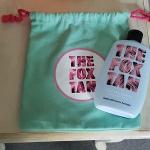 The Fox Tan Suntan Sealer and Bag